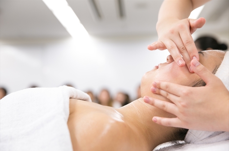 小顔マッサージ